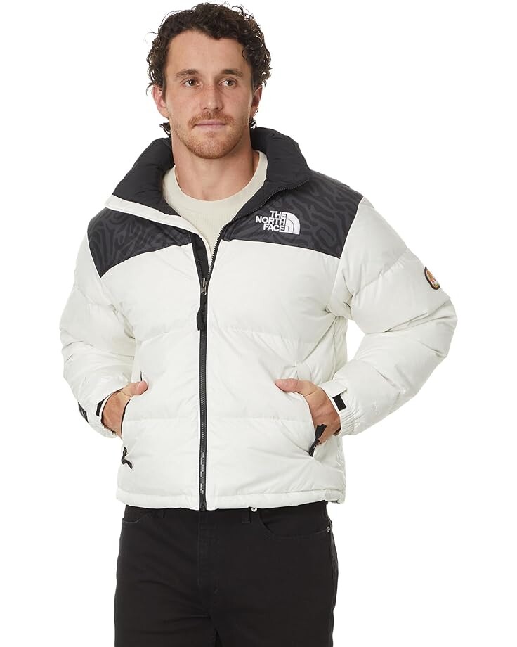 

Куртка The North Face 1996 Retro Nuptse Jacket, цвет White Dune/TNF Black TNF Tiger Stripe Print