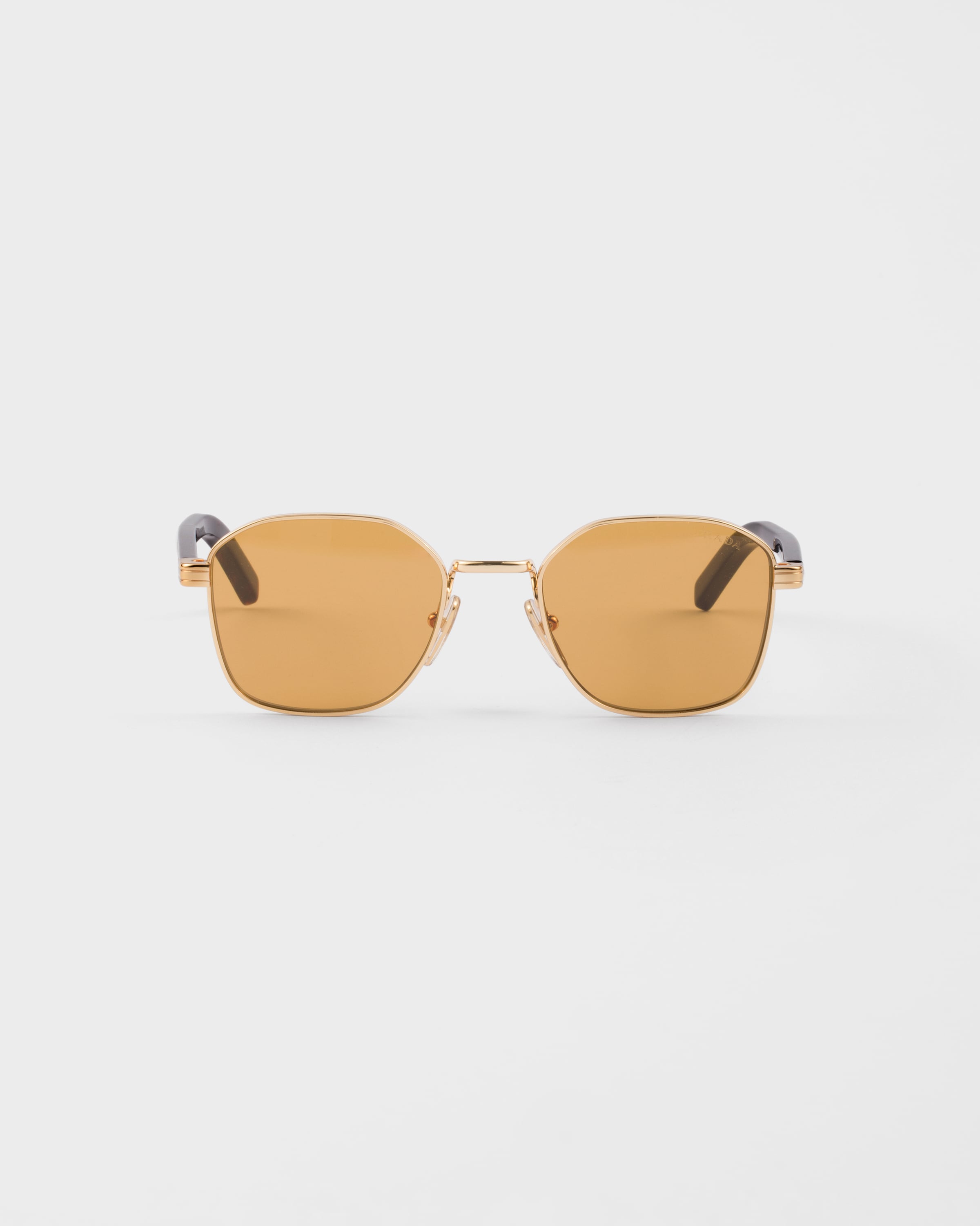 

Солнцезащитные очки с культовой металлической табличкой Prada, оранжевый