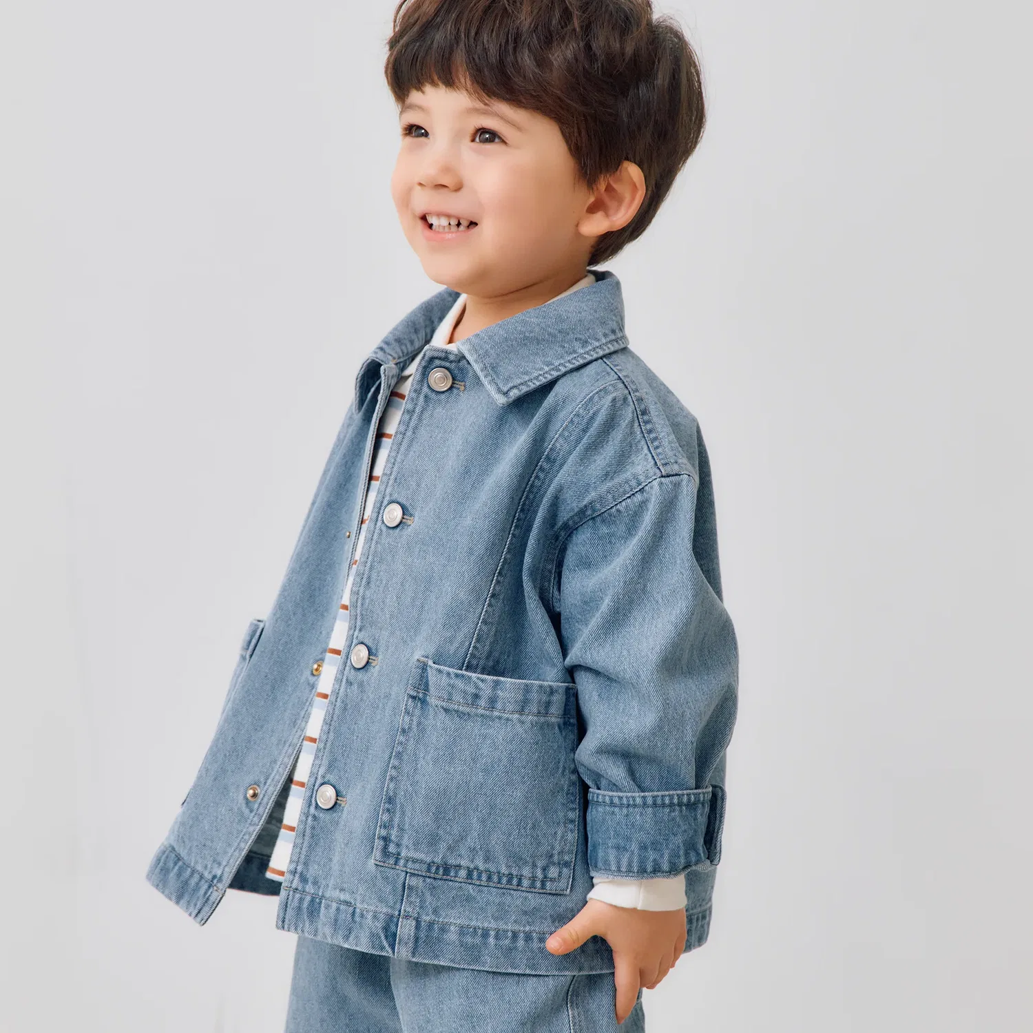 Детская джинсовая куртка Curved Denim от Mymyo — фото 2