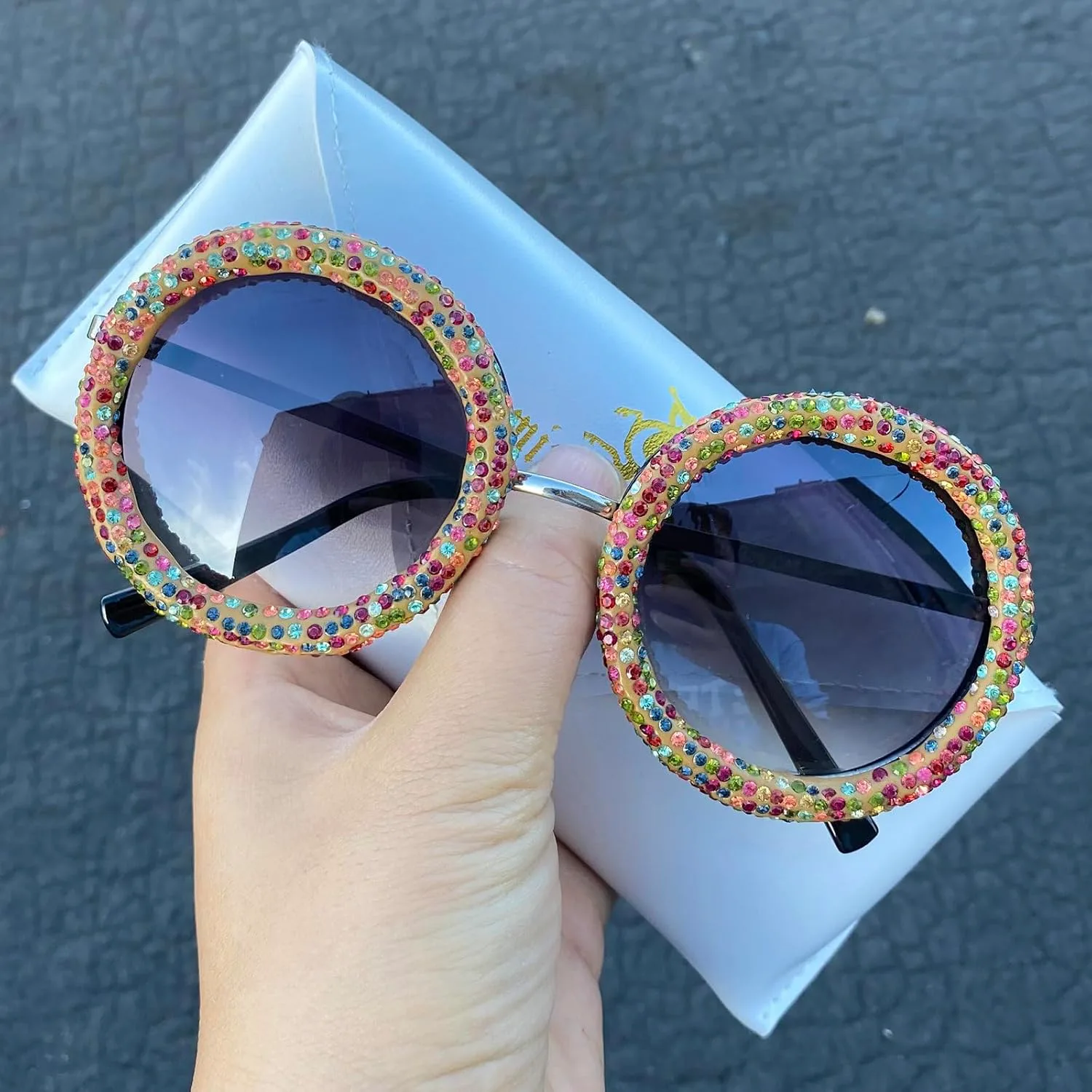 

Женские модные солнцезащитные очки в стиле панк с бриллиантами, круглой оправой и стразами, модные солнцезащитные очки для женщин и мужчин, 2024 год mincl, Gray