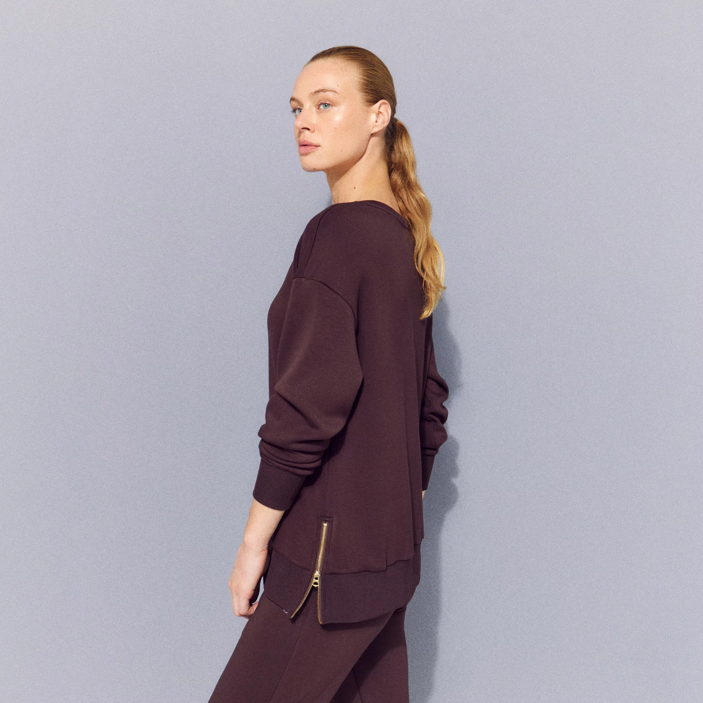 

Женская толстовка с круглым вырезом Sportcasual Boomerang из вискозы, коричневый