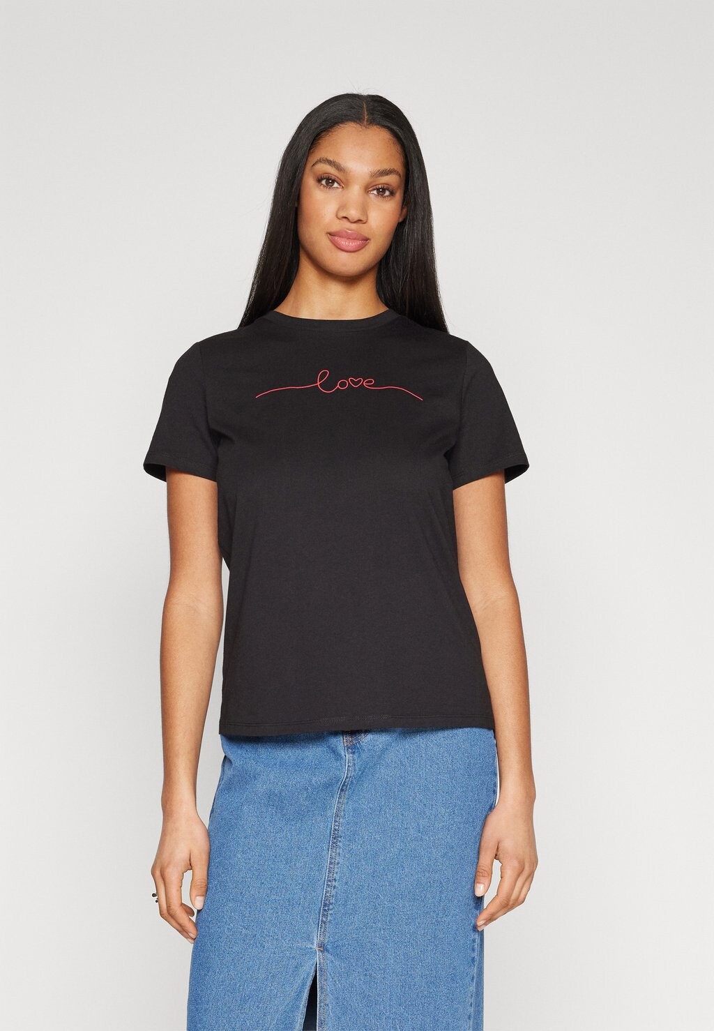 

Футболка с принтом Vipure VILA, цвет black print/red love
