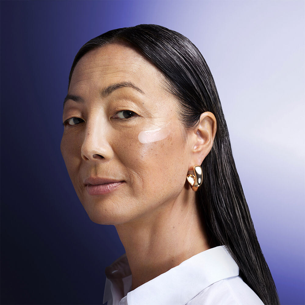 Увлажняющая сыворотка для ухода за лицом Vital perfection lift define night serum Shiseido, 40 мл — фото 3