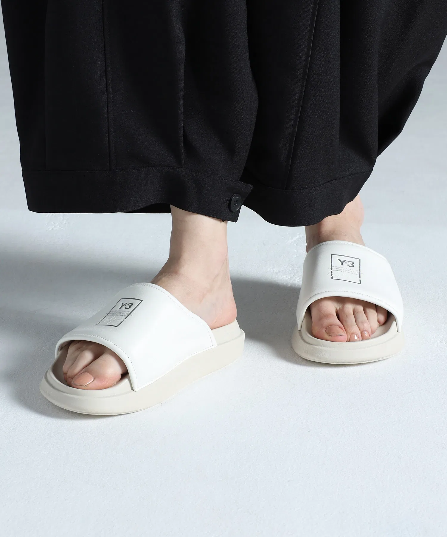Унисекс кожаные сандалии Y-3 SLIDE белые