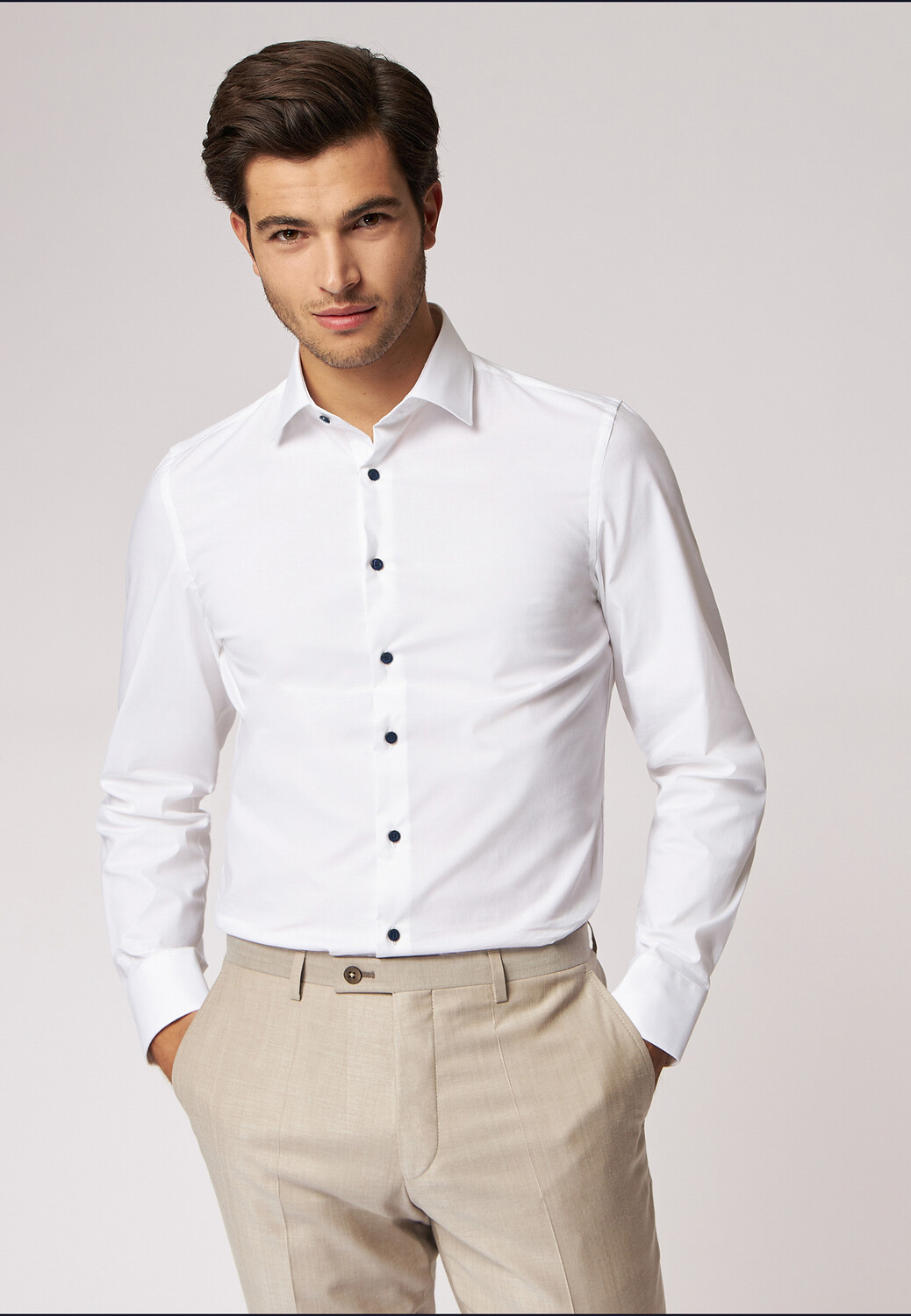 

Рубашка Roy Robson Business Business im Slim Fit mit Kontrastknöpfen, цвет perlweiss