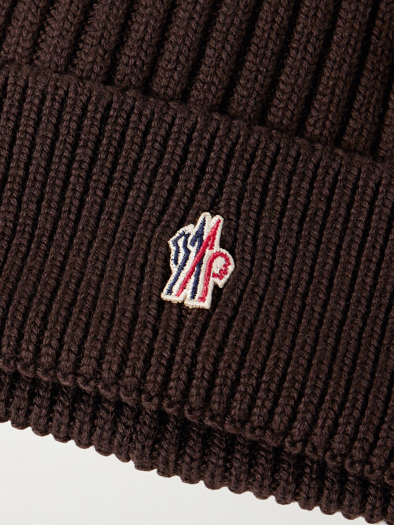 

Шапка-бини из натуральной шерсти в рубчик с логотипом-аппликацией MONCLER GRENOBLE, коричневый