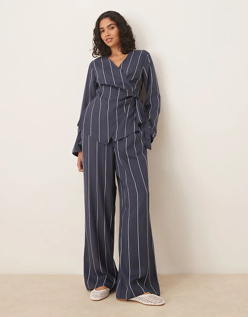 

Широкие брюки в синюю полоску от ASOS DESIGN — часть комплекта