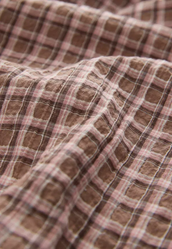 Рубашка Next, Regular fit textured check short sleeve shirt, розовая — фото 3