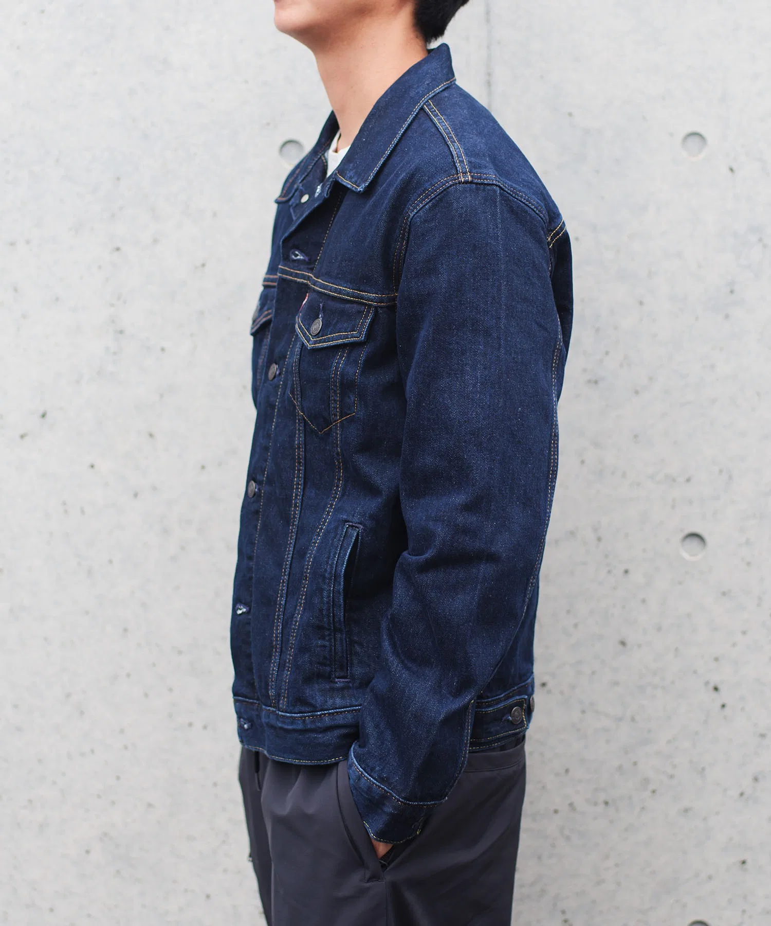 Джинсовая куртка Levi's TYPE V Trucker Jacket RINSE — фото 3