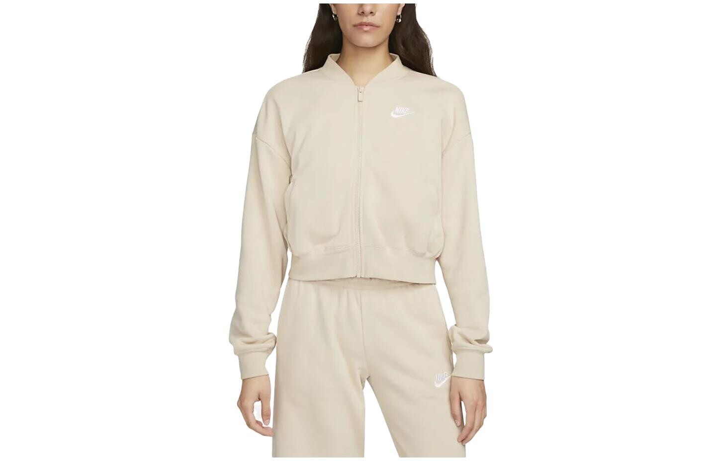 

Женская куртка Nike, цвет Sandpile White