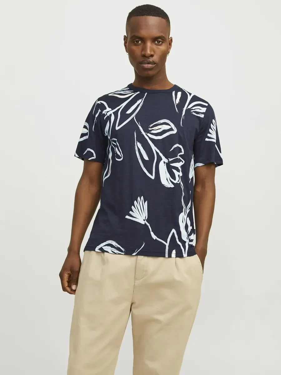 

Футболка Jack & Jones "JPRBLAPALMA AOP SS ФУТБОЛКА С КРУГЛЫМ ВЫРЕЗОМ SN", синий