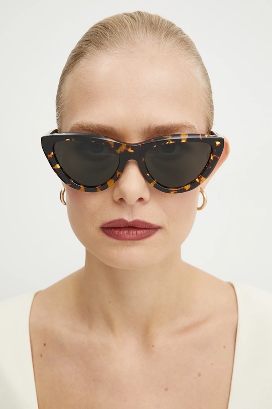 

Солнцезащитные очки Burberry, коричневый