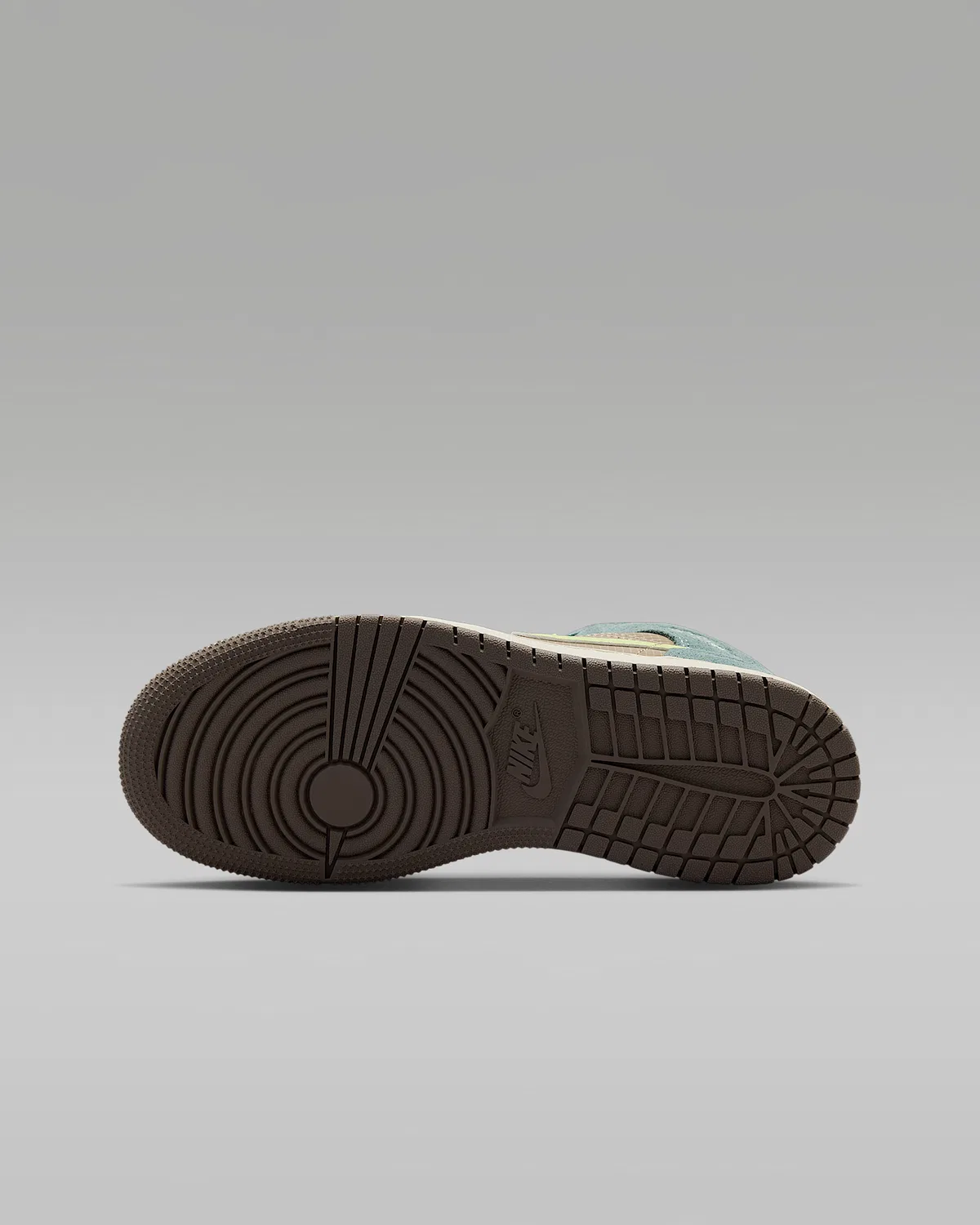 Кроссовки Air Jordan 1 Mid SE для старших детей, Khaki/Hasta/Olive Grey/Light Lemon Twist — фото 2