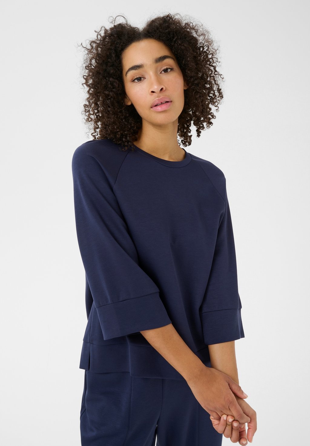 

Блуза KAIDA WITH ROUND NECK Kaffe, темно-синий