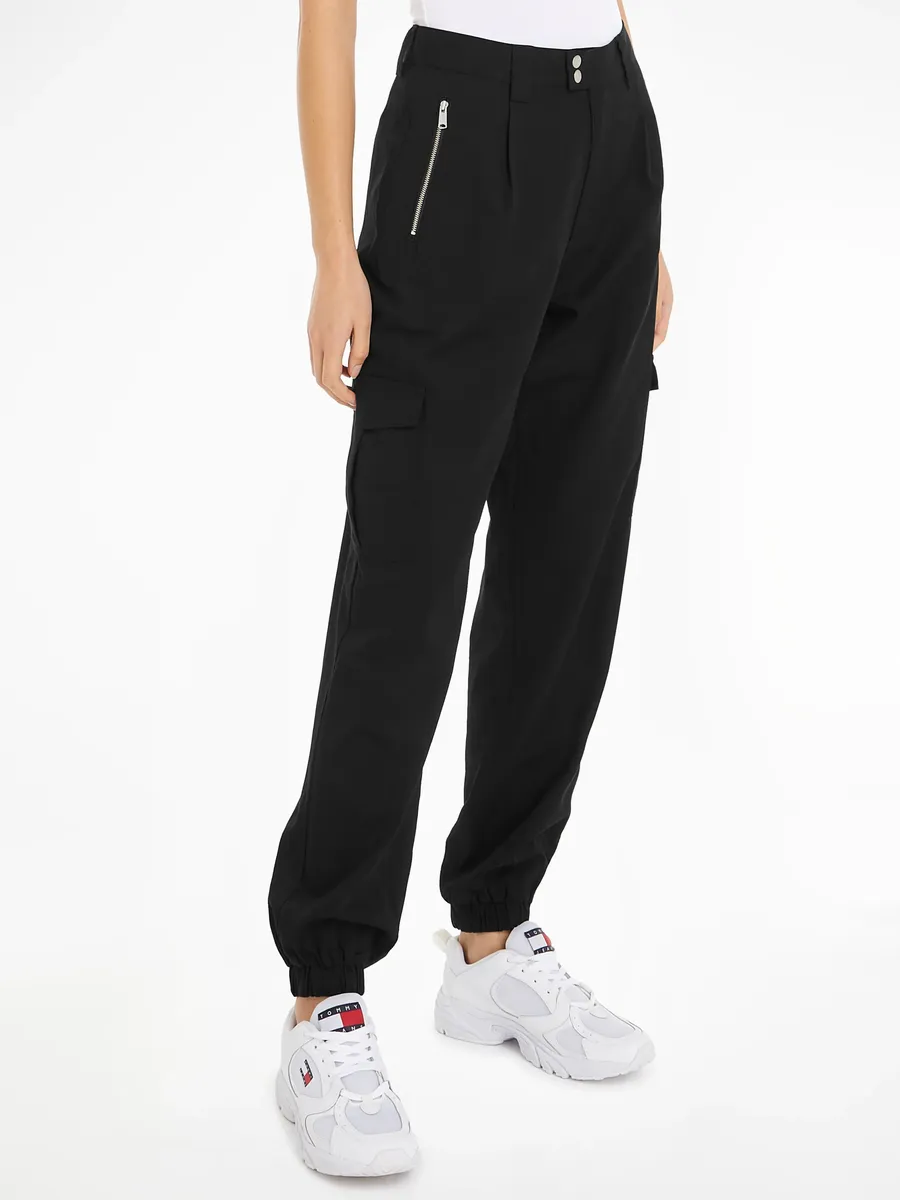 

Брюки-карго Tommy Jeans "TJW STRETCH MR CARGO PANT", модной формы карго, черный