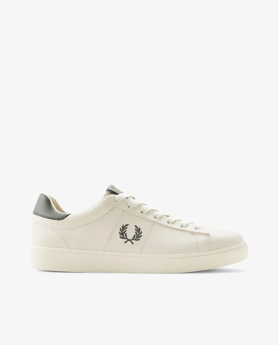 

Мужские кожаные кроссовки со шнурками и логотипом Fred Perry, цвет Crudo