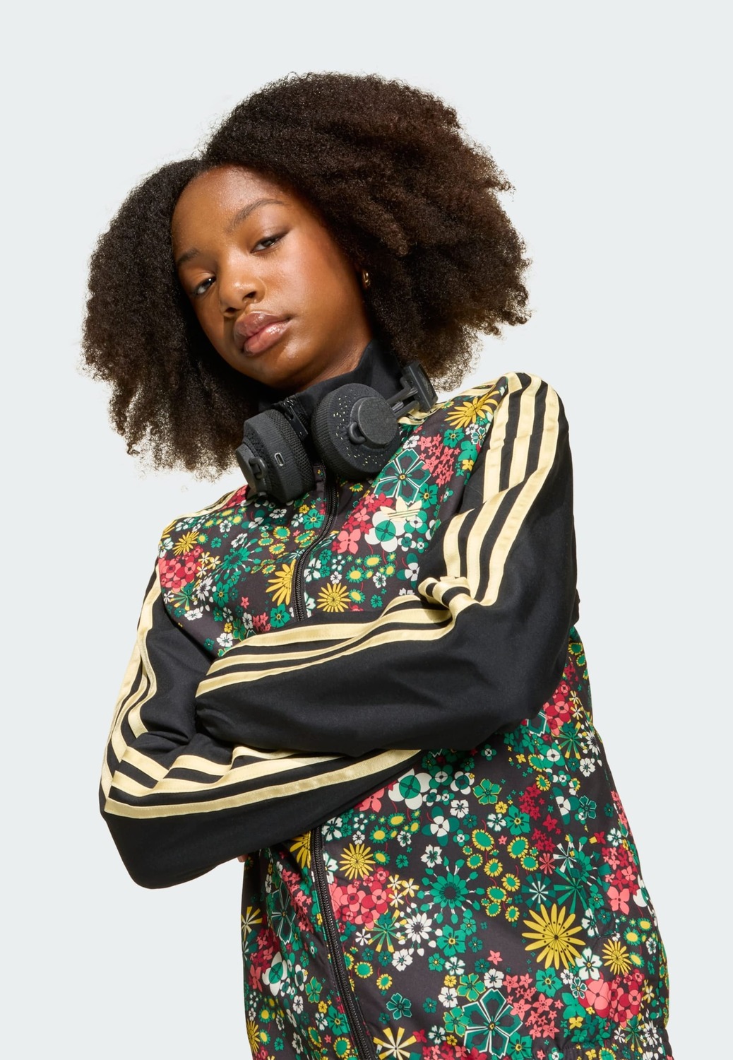 Куртка межсезонная 'Adidas Originals x Liberty London' в черном цвете — фото 4