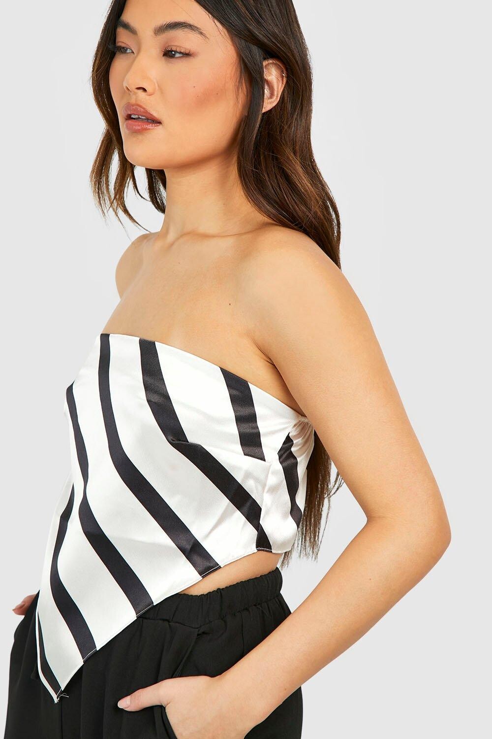 

Верх шарфа из атласа в полоску с завязкой на спине Boohoo, бежевый