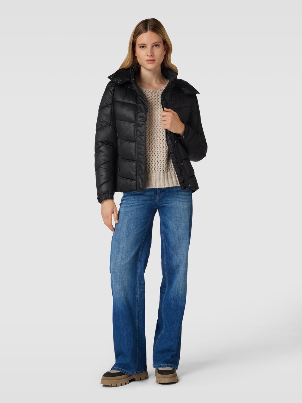 

Стеганая куртка с капюшоном Tom Tailor, черный