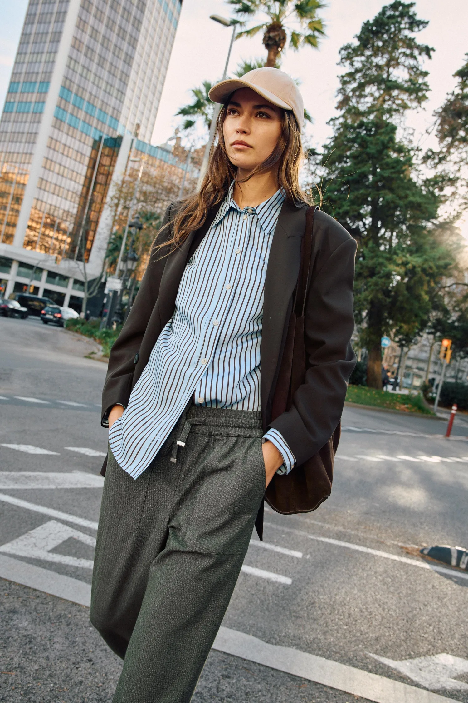 Спортивные брюки с эластичными манжетами Zara, хаки — фото 2