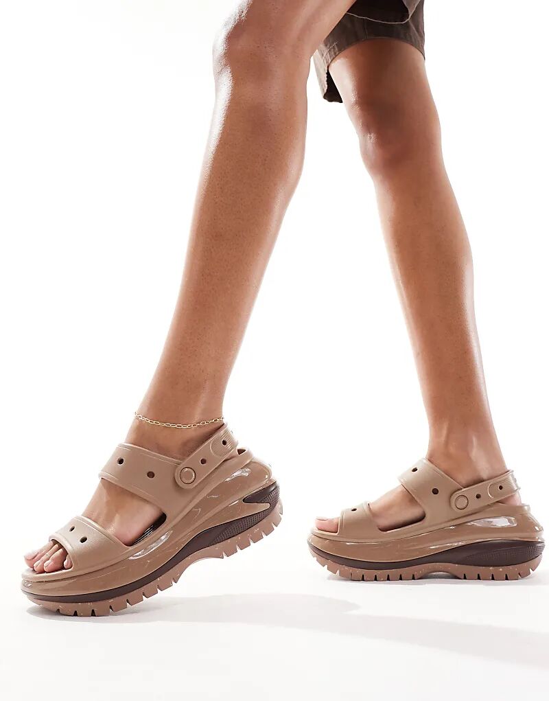 Сандалии Mega Crush в цвете латте Crocs