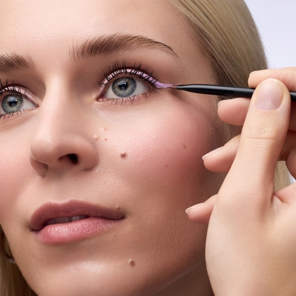 Двусторонняя кисть для контура глаз Magic Perfectors Catrice, 1 шт — фото 3