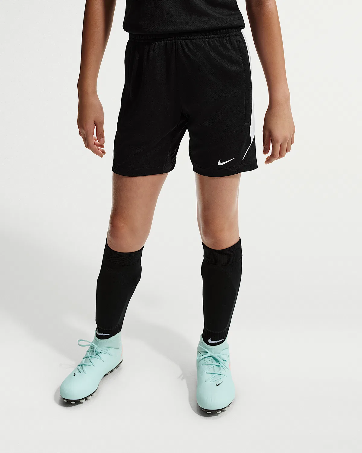 Детские футбольные шорты Nike Strike Dri-FIT, Black/White/White/White — фото 3