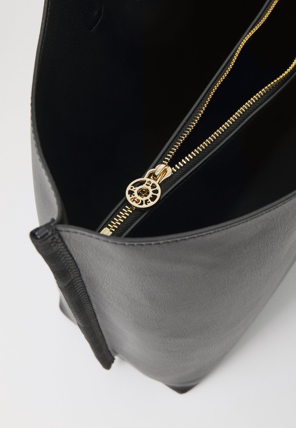

Сумка-тоут DISTINCT TOTE Tommy Hilfiger, черный