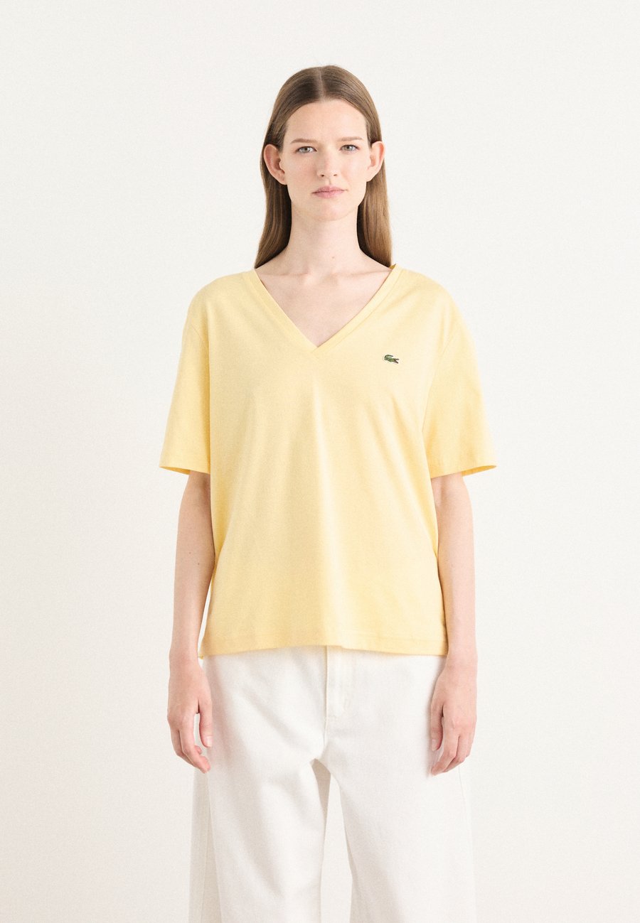 

Футболка Lacoste Basic T-shirt, Sesame/Yellow