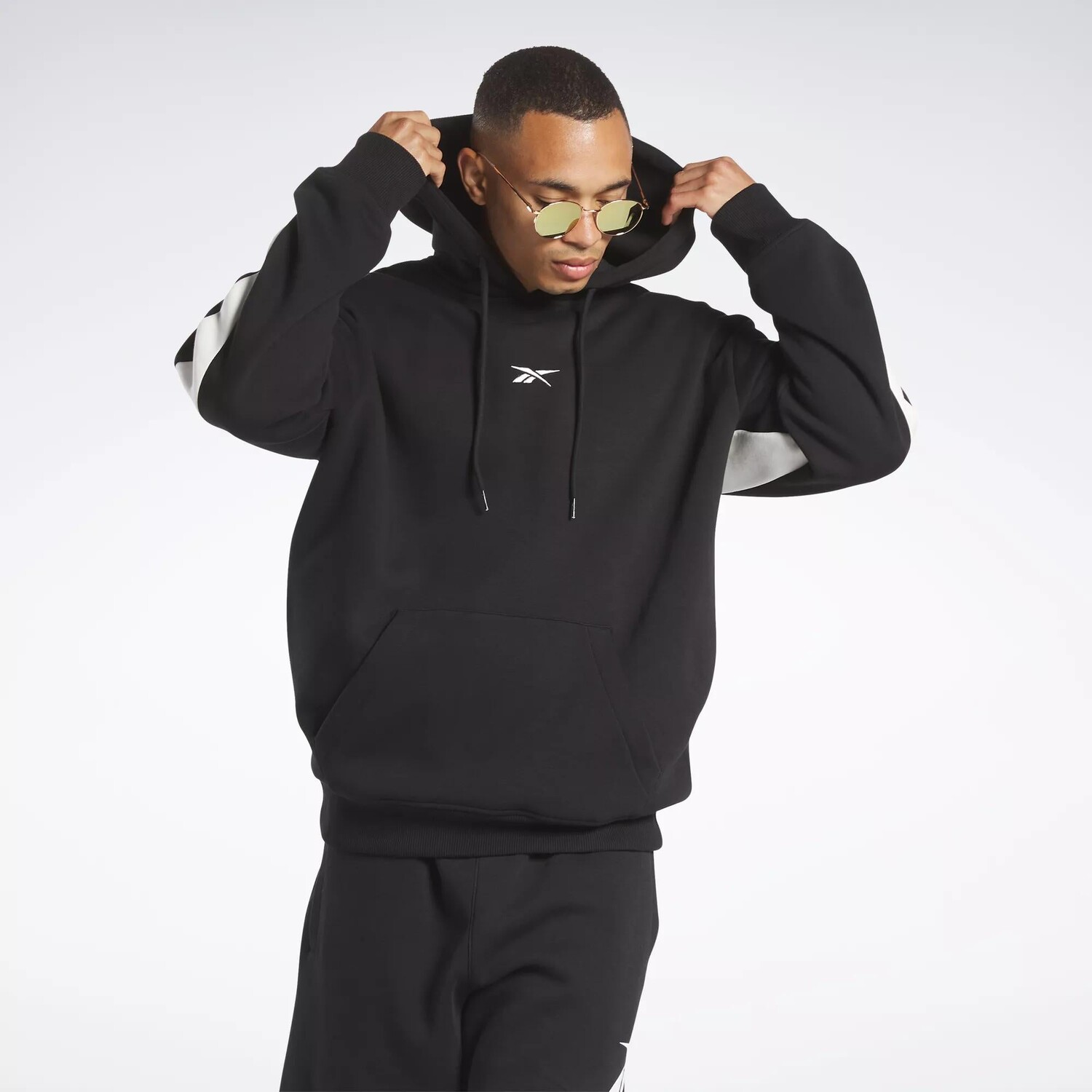

Толстовка Classics Brand Proud Reebok, цвет Black / Chalk