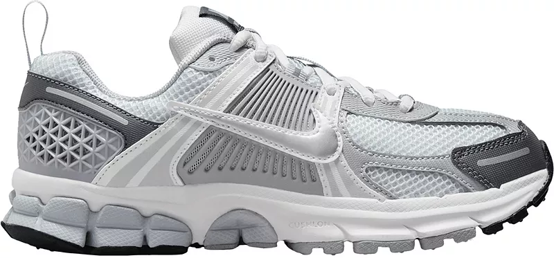 

Детские кроссовки Nike Vomero 5 для начальной школы, цвет Silver/Platinum