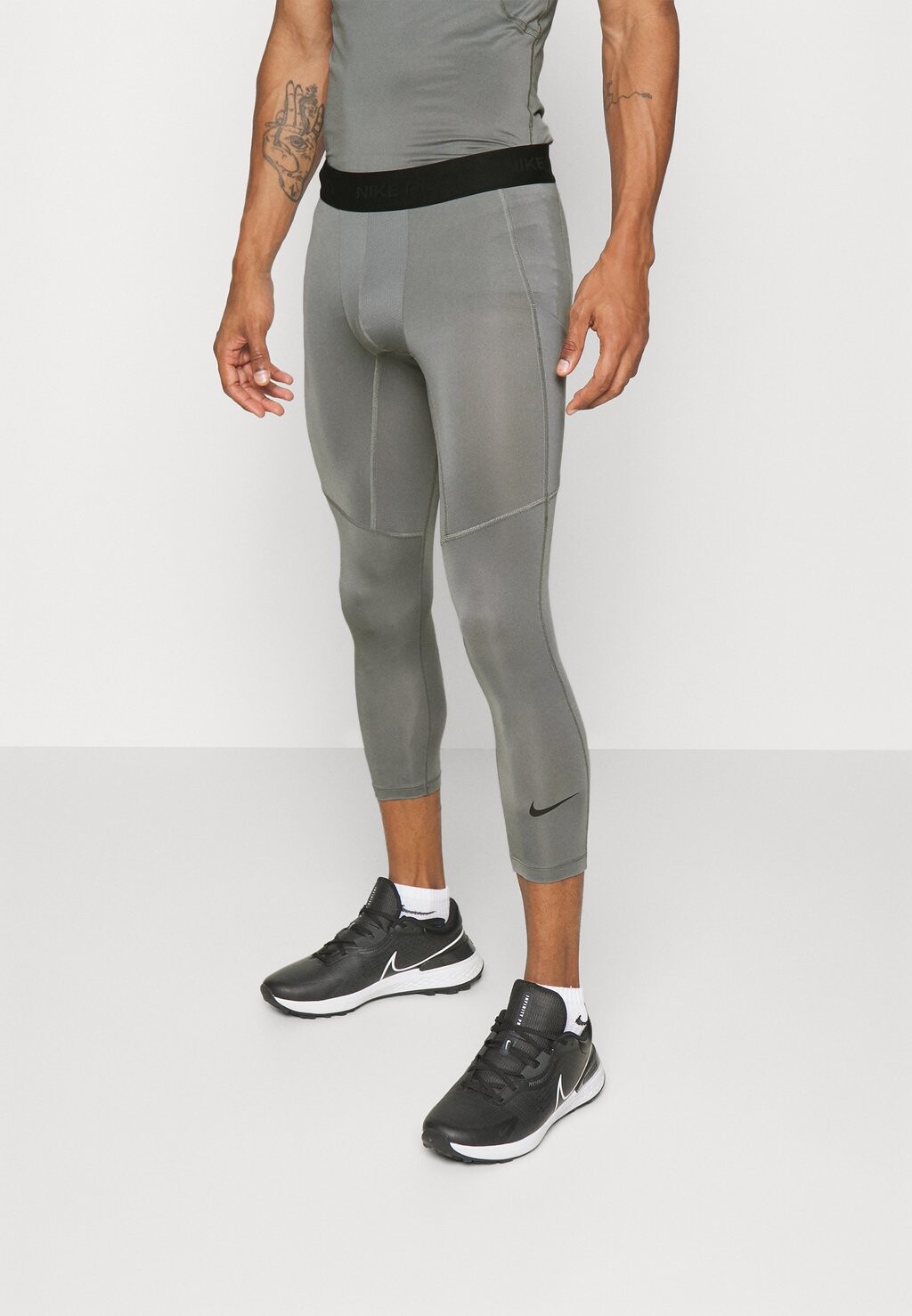 

Спортивные брюки Nike, серый
