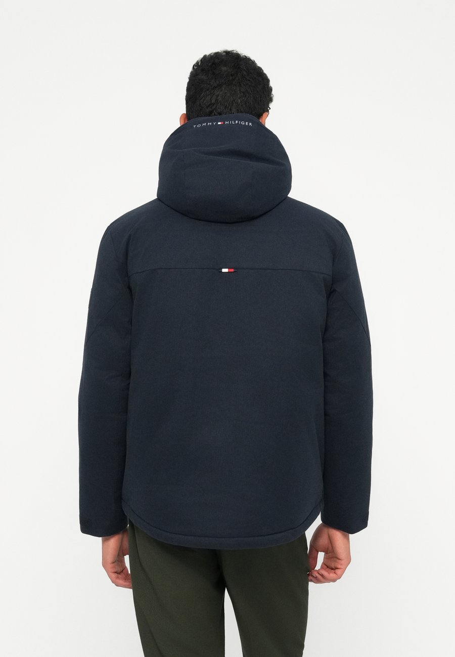 Куртка Tommy Hilfiger HOODED SHORT PADDED , Desert Sky/Mottled Dark Blue — фото 3