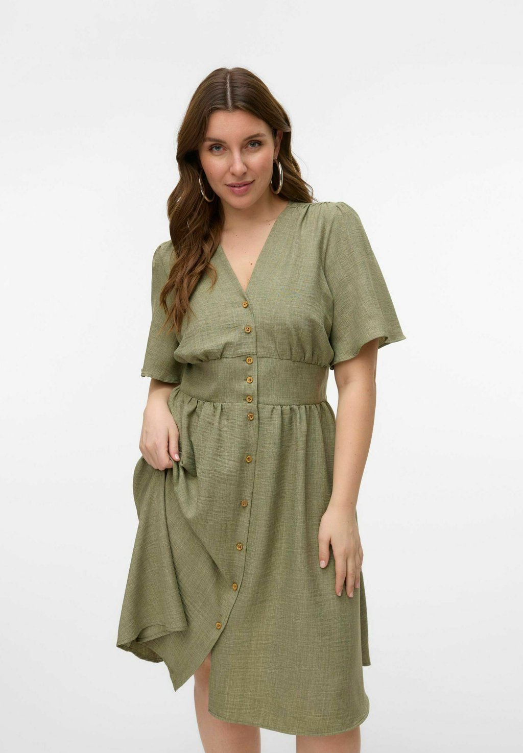 

Платье-рубашка VMCMELANEY MIDI Vero Moda Curve, цвет Laurel Wreath