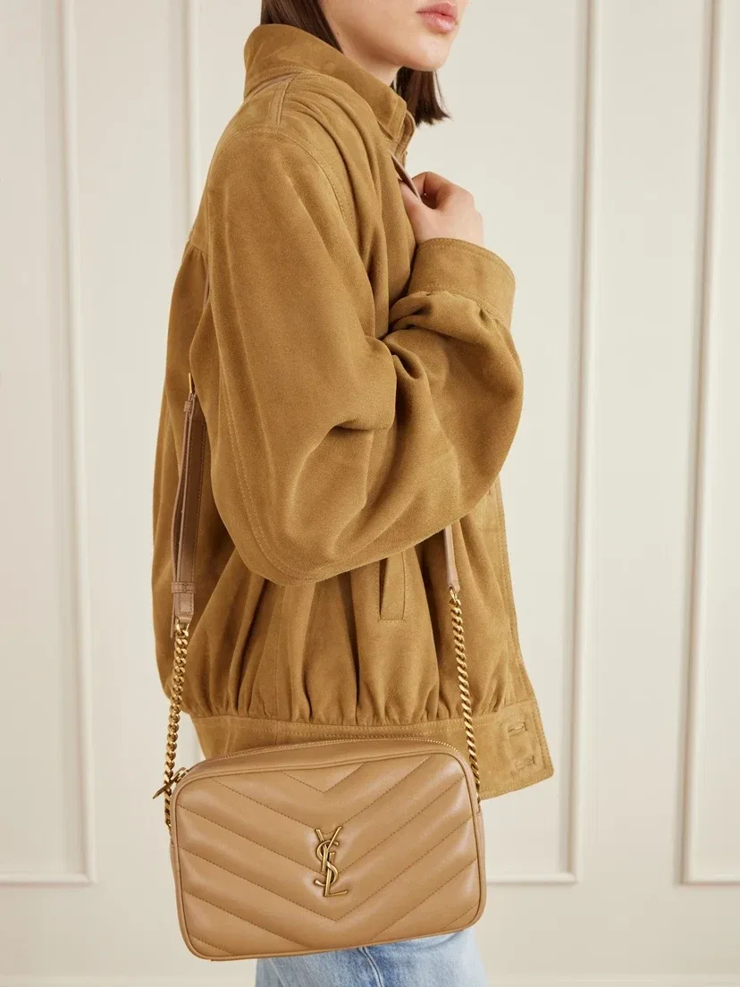 Сумка на плечо Loulou из стеганой фактурной кожи SAINT LAURENT, коричневый — фото 2