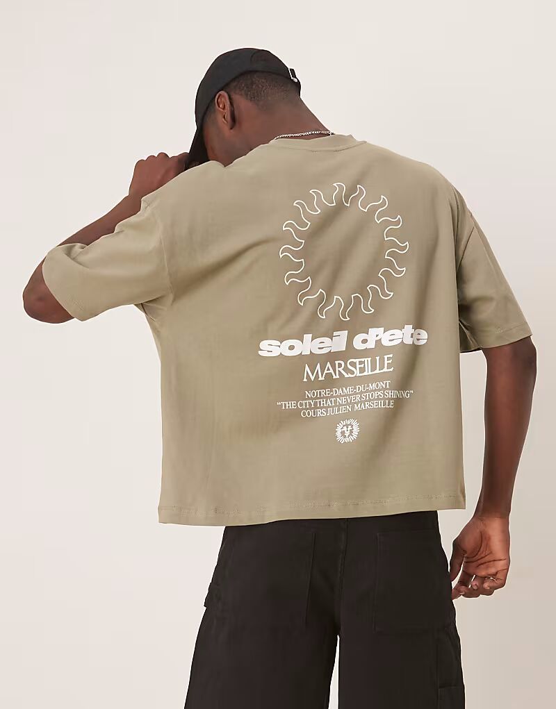 

Футболка свободного кроя ASOS DESIGN с принтом спереди и сзади в цвете светло-хаки