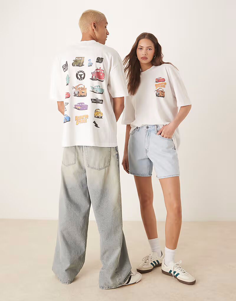 

Футболка унисекс оверсайз ASOS DESIGN Disney Pixar с принтом Тачек белого цвета