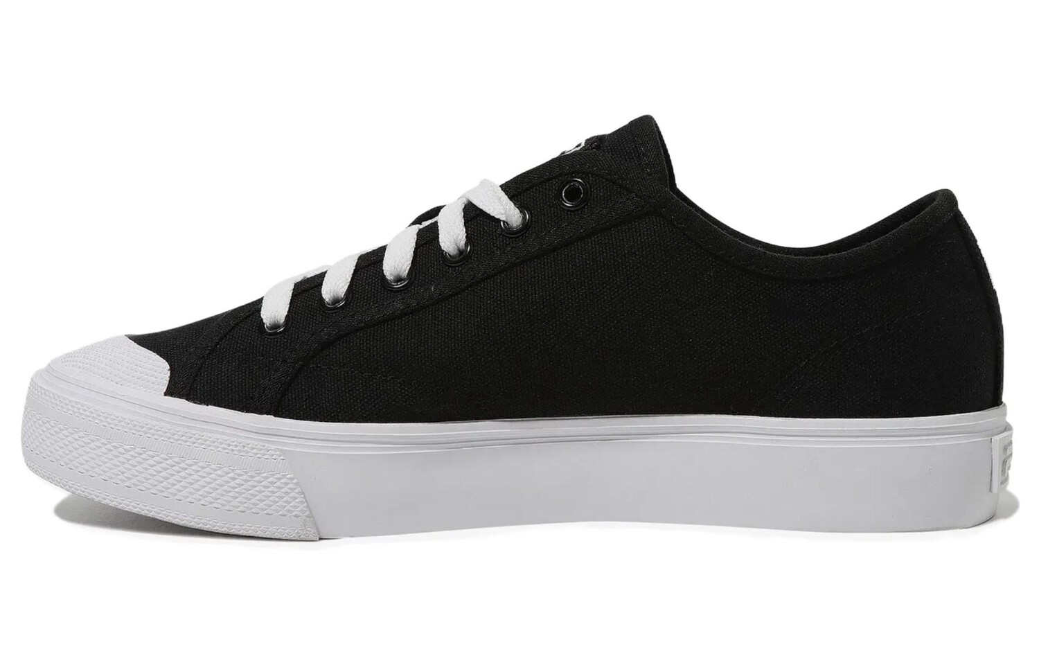 

Туфли FILA Classic Kicks Canvas унисекс, Black/White