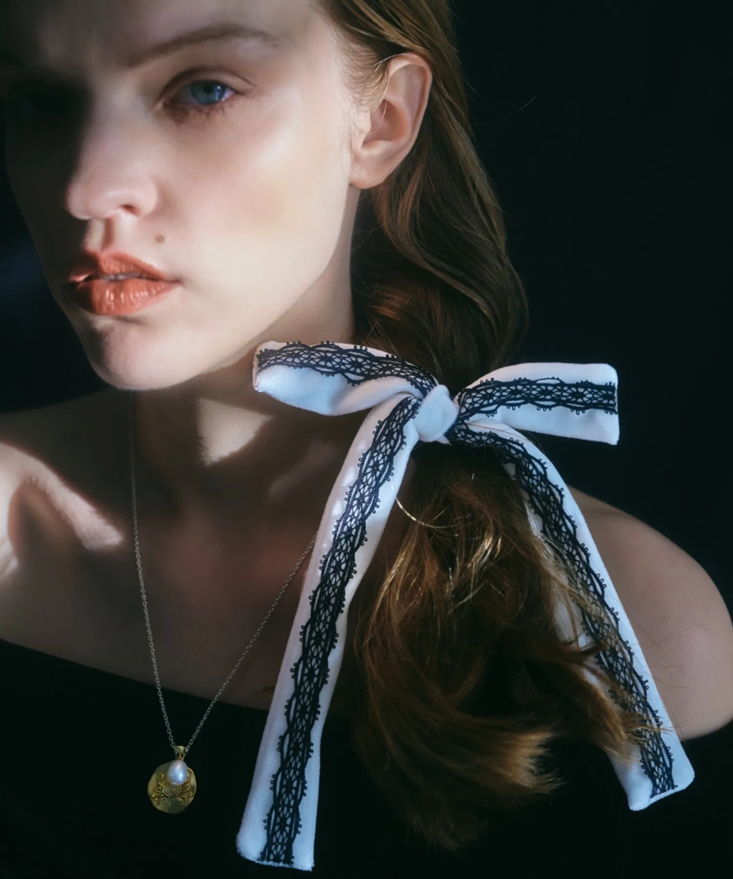 Резинка для волос Opera Lace Pony IRIS47 белый