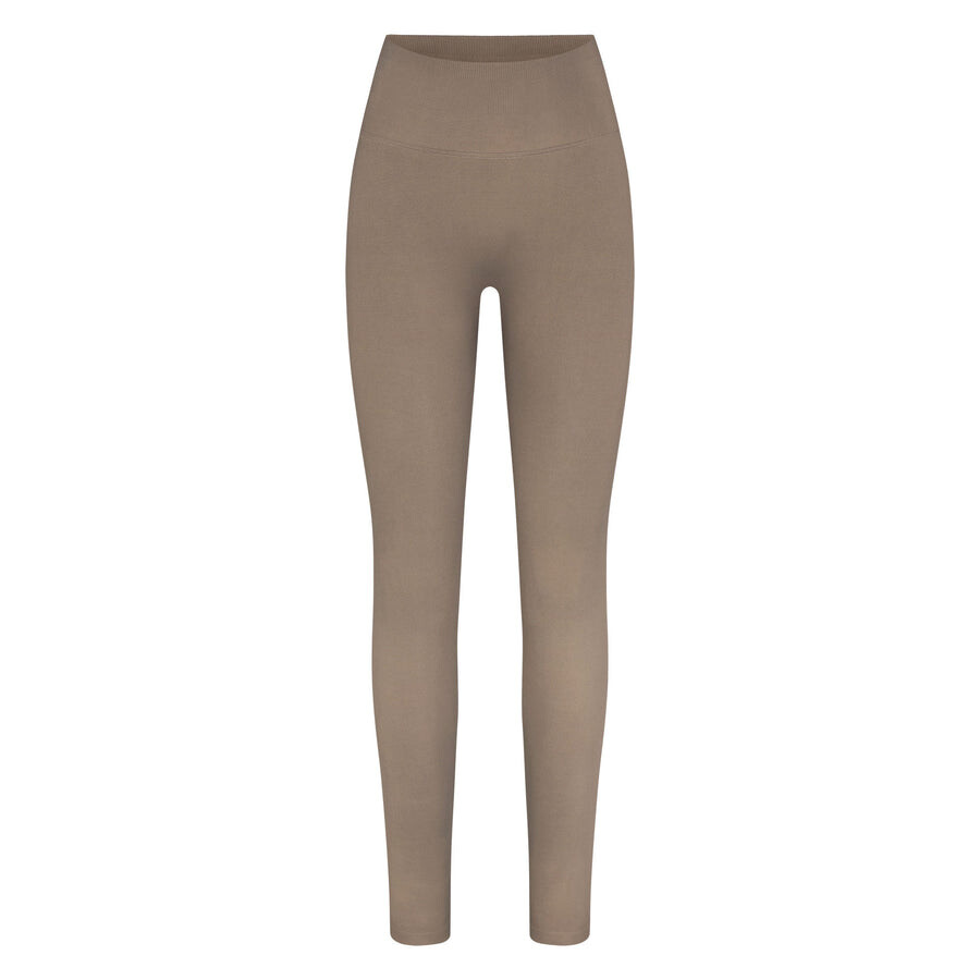 

Леггинсы SKIMS Contour Nylon, цвет Truffle