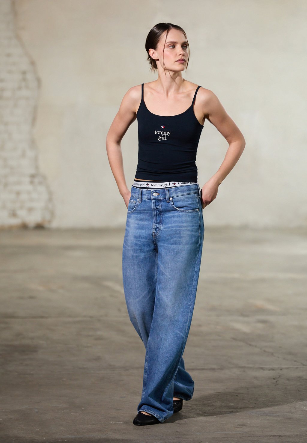

Топ EXCLUSIVE TOMMY GIRL STAR CAMI Tommy Jeans, темно-синий