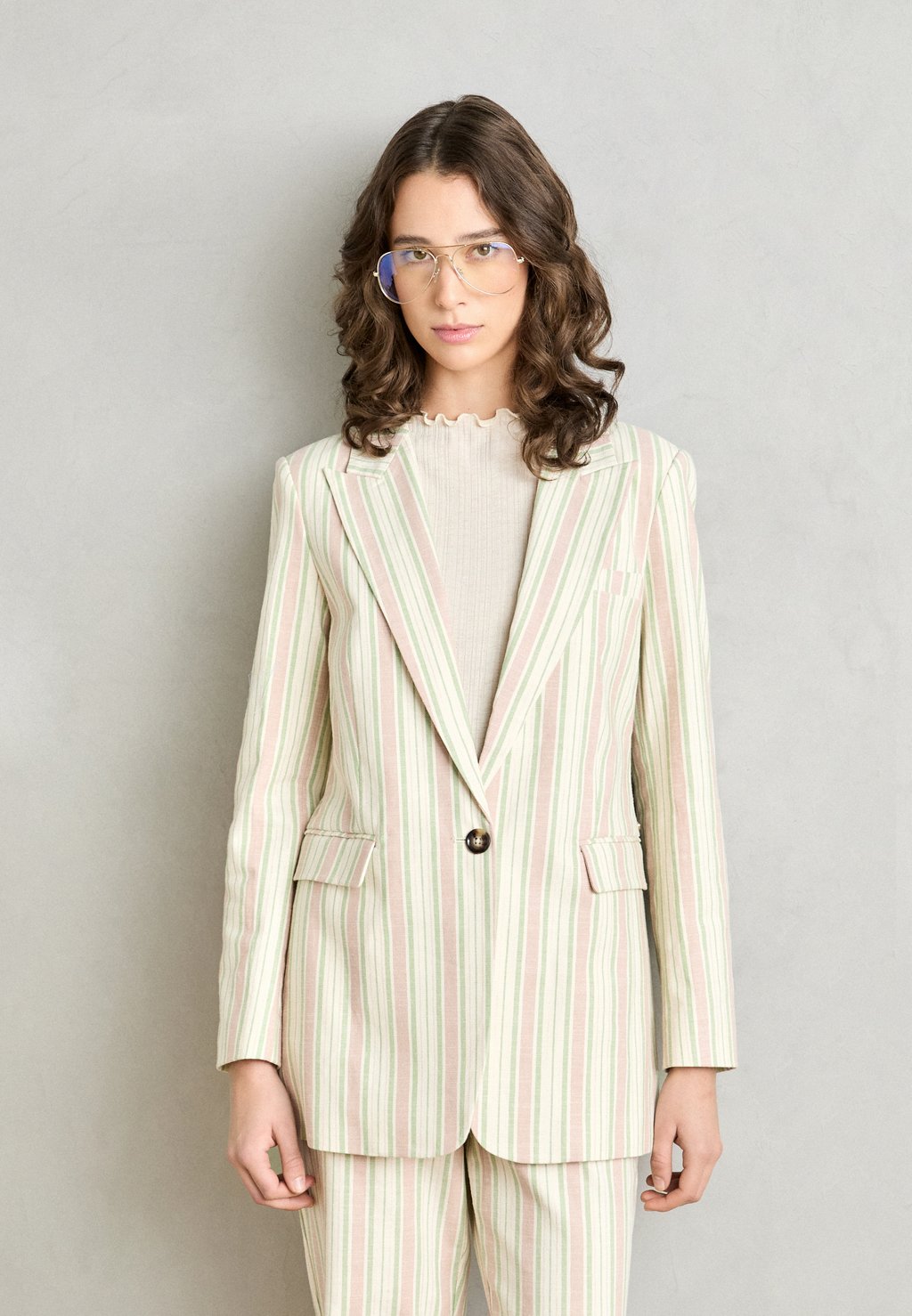 

Короткое пальто SINGLE BREASTED BLAZER Scotch & Soda, бежевый