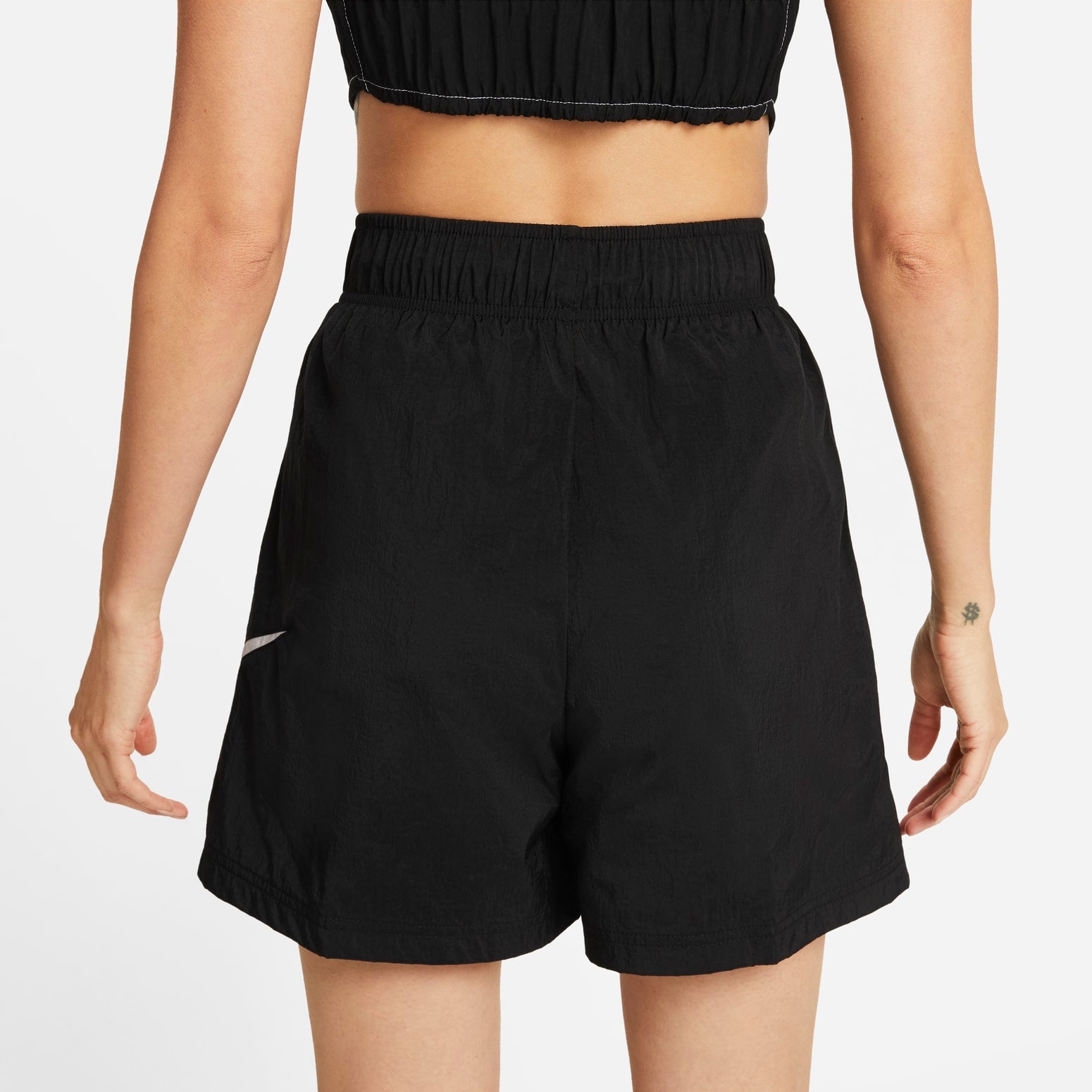 Шорты (WMNS) Nike Sportswear Essential High-Rise Woven Shorts 'Black' — фото 2