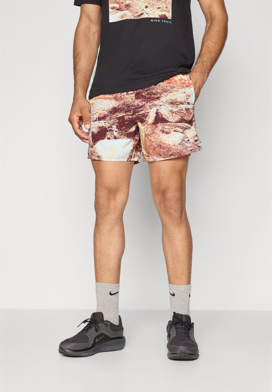 

Спортивные шорты Nike Performance TRAIL SHORT, Sail/Summit White/Beige