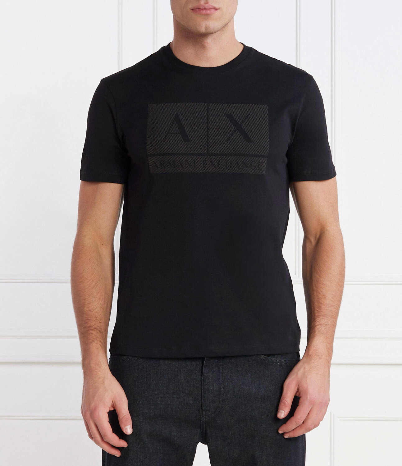 

Футболка Armani Exchange Regular Fit, черный