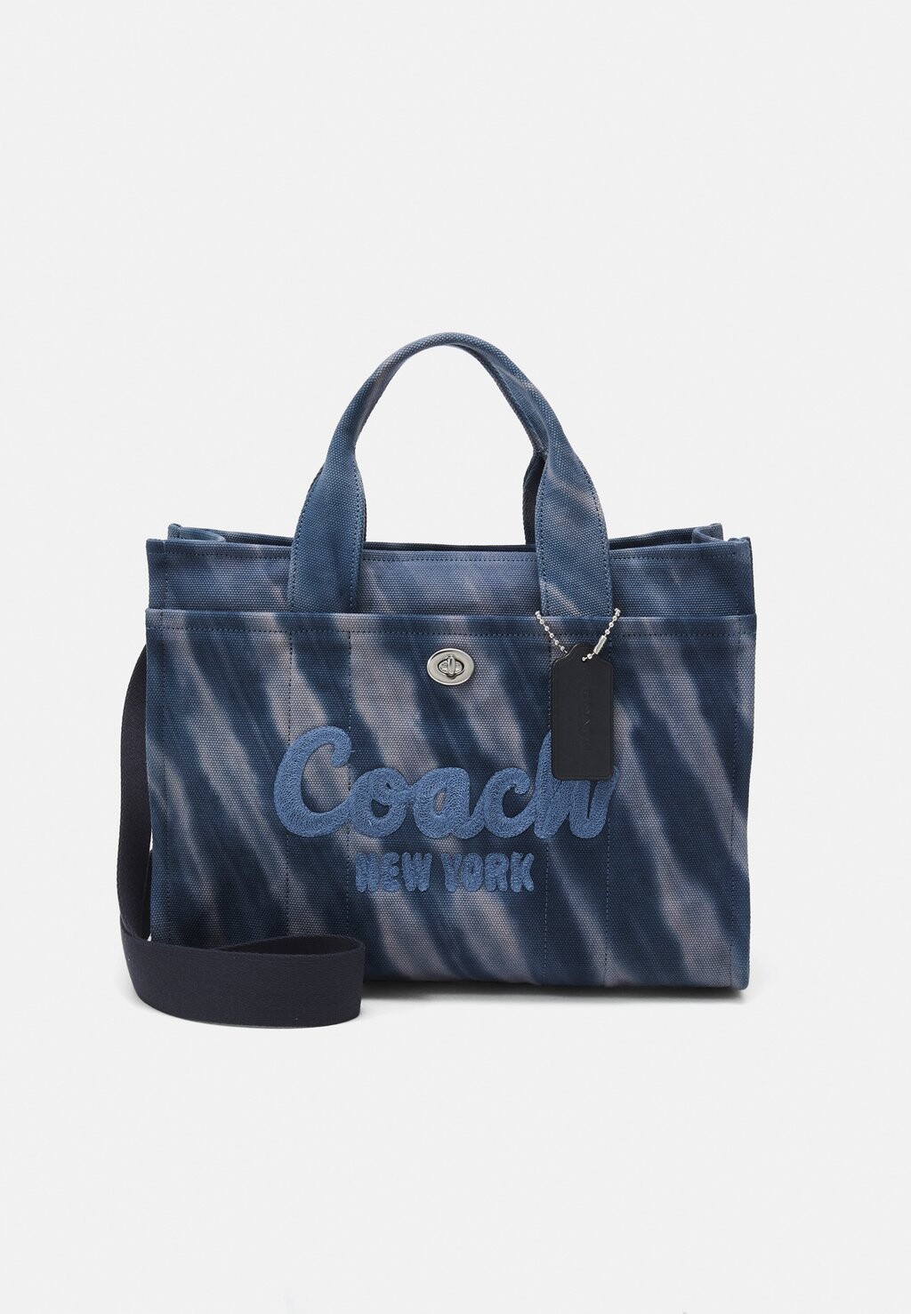 

Большая сумка TIE DYE CARGO TOTE Coach, темно-синий