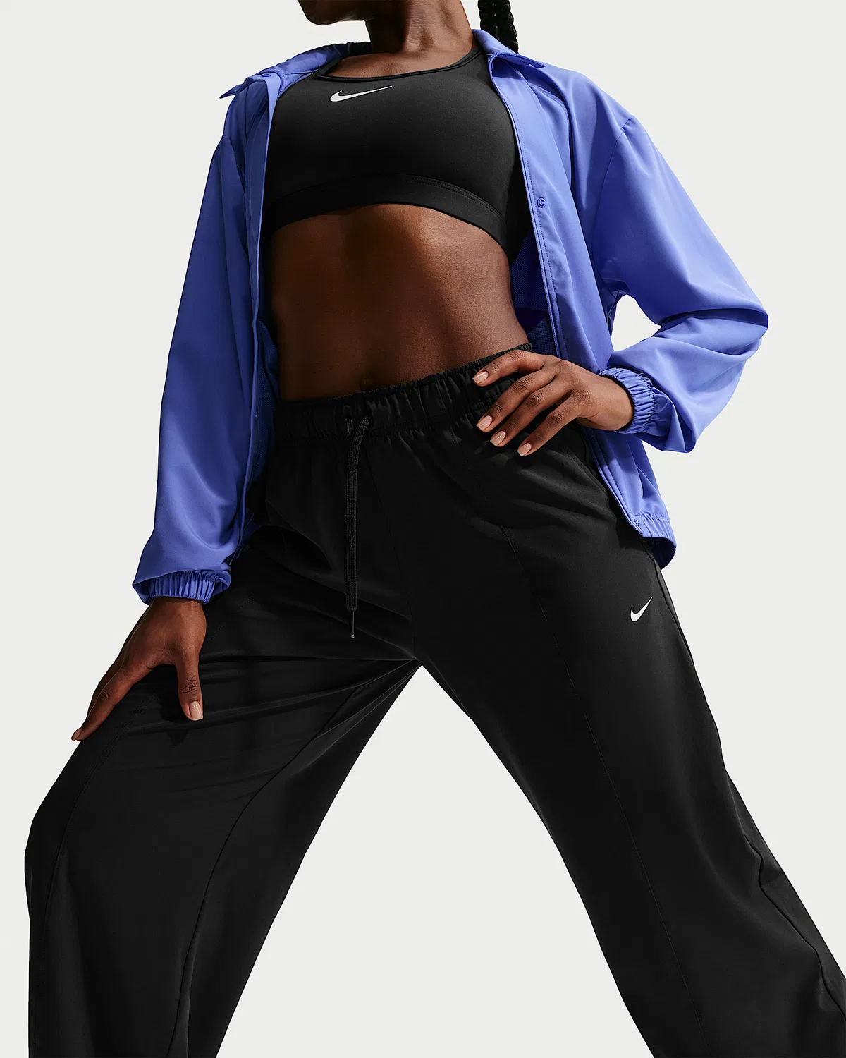 Женские широкие штаны Nike One Dri-FIT Woven, Black/White — фото 4