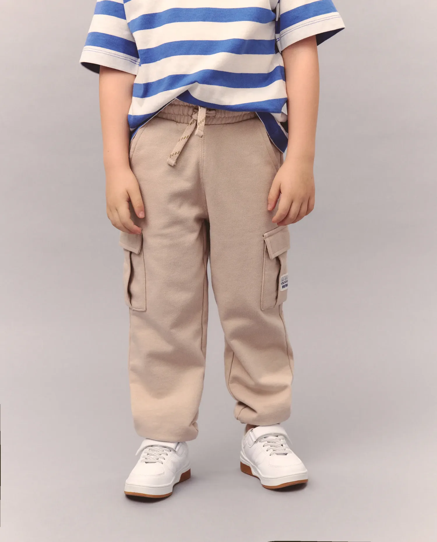 Мальчишечьи спортивные штаны карго из флиса Kids El Corte Inglés, 850 Piedra — фото 2