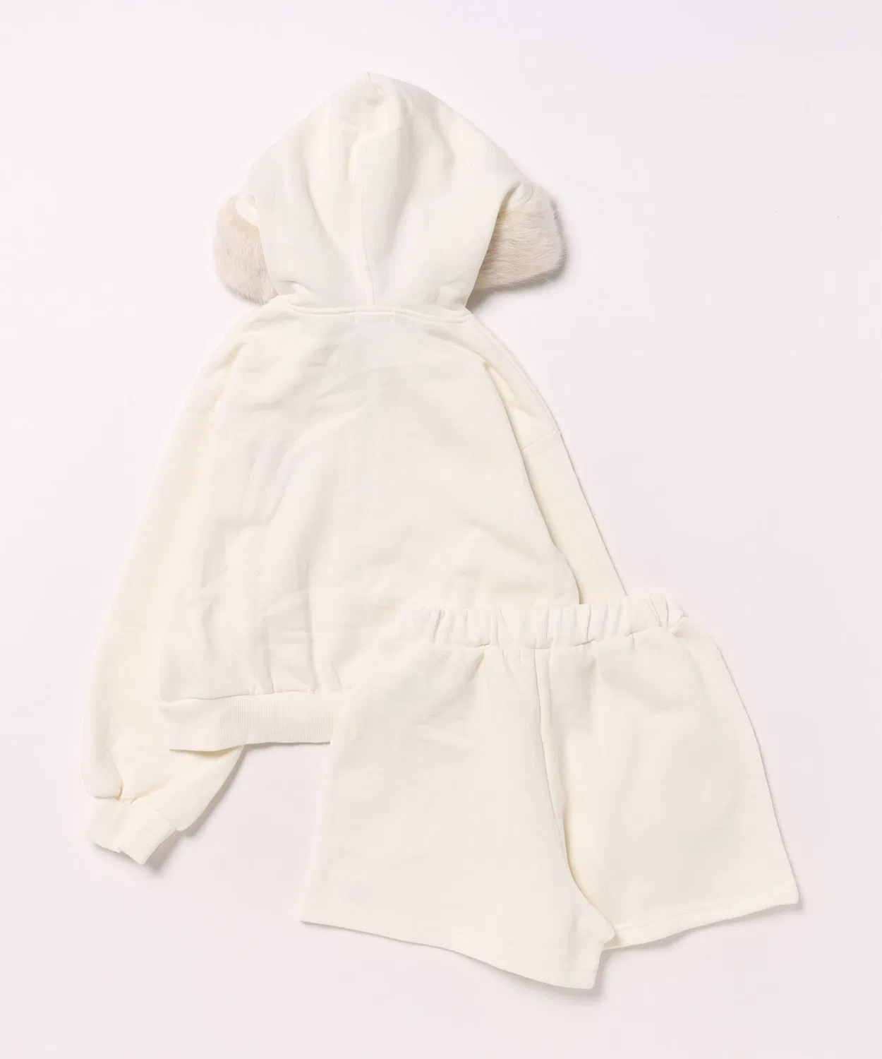 Детский костюм из флиса с мехом BABYDOLL, куртка и шорты, офф-белый — фото 2