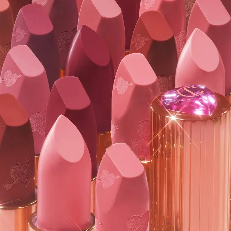 Charlotte Tilbury Помада-блеск для губ увлажняющая кремовая CT Love Bedside Talk Collection K.I.S.S.I.N.G Pink Diamond Golden Tube Light Kiss, #DREAM TALK Rose Cameo Brown — фото 4
